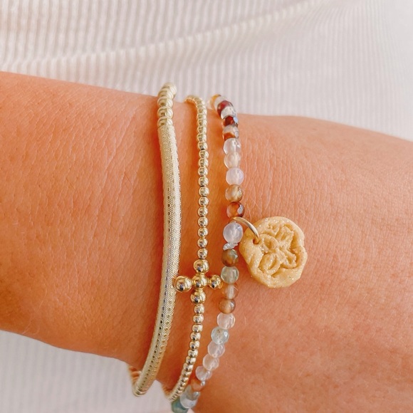 Peaces Trinity Bracelet - Picture 2 of 3